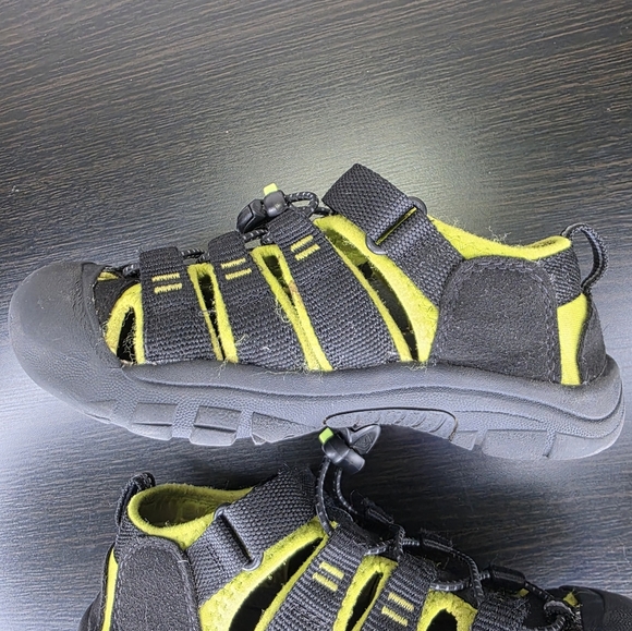 KEENS Black Water Big Kids' Newport H2 Size 1 - Picture 9 of 14